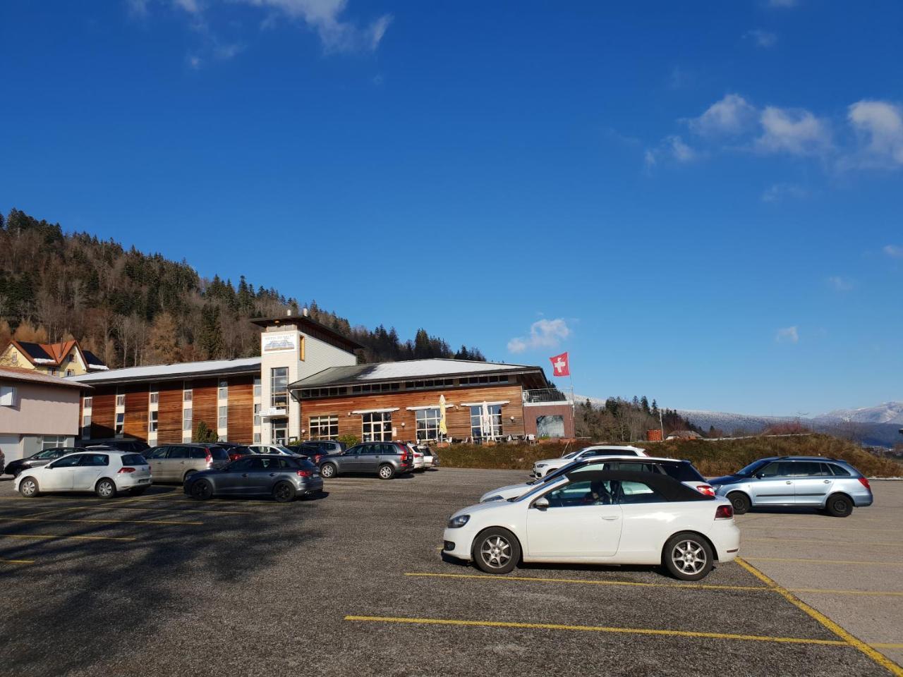 Hotel Du Val Cernier Kültér fotó